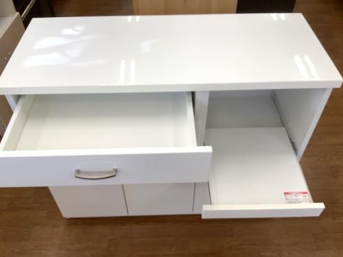 キッチンカウンターの棚