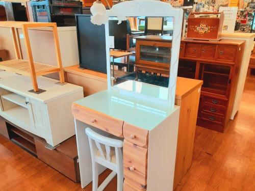 家具のドレッサー