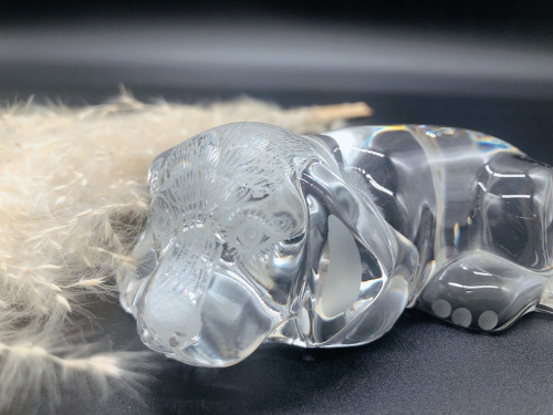 【美品】マイセン　クリスタルガラス　犬 MEISSEN（マイセン）の可愛い犬のクリスタルオブジェのご紹介です