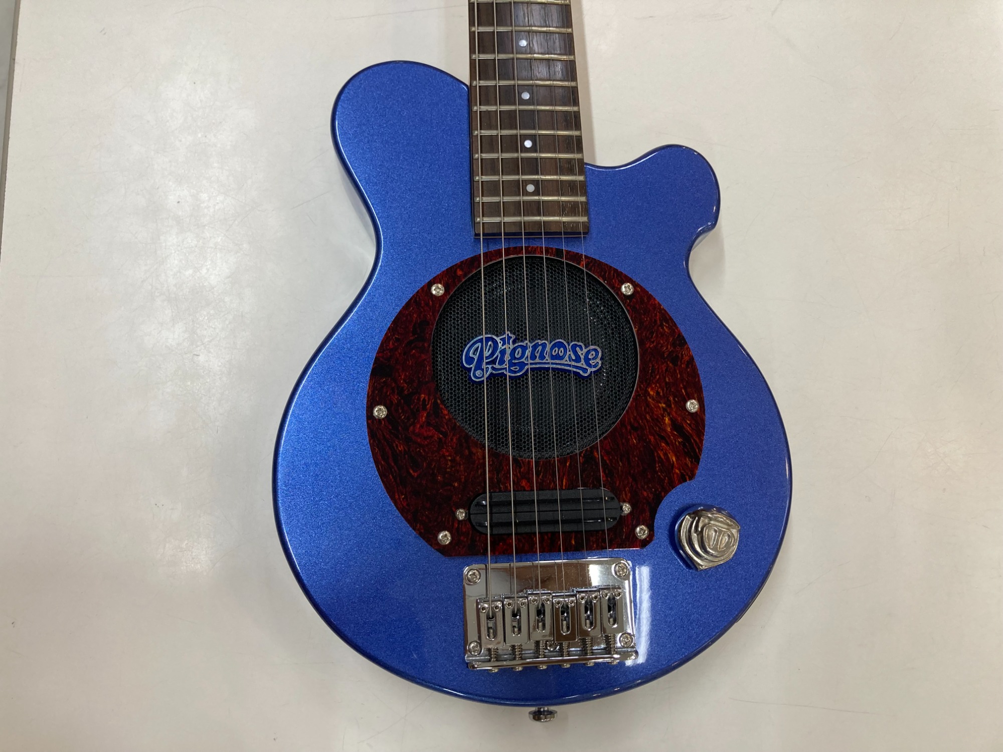 ピグノーズ　pignoseアンプ内蔵エレキギター　ブルーメタリック　楽器店整備品 ピグノーズ PGG-200 [Metallic Blue] (エレキギター) 価格比較