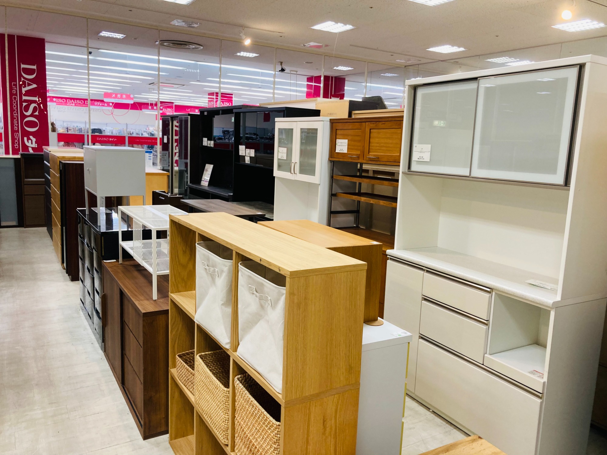 家具買取強化中】ニトリの2枚扉レンジボードをご紹介します。｜2025年