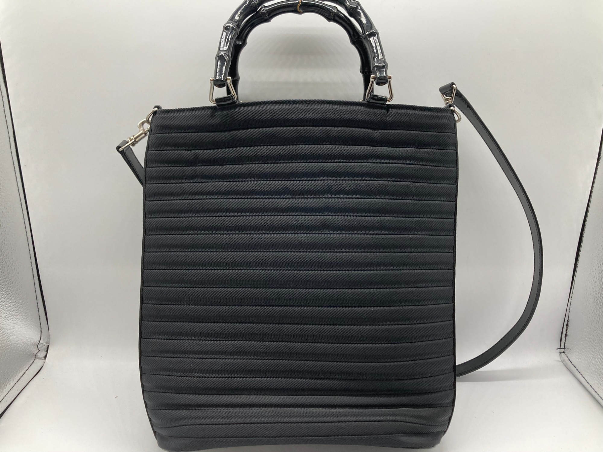 GUCCI グッチ バンブーハンドルバッグ GUCCI新作】高級感たっぷり♡バンブーハンドルバッグで冬コーデに差を