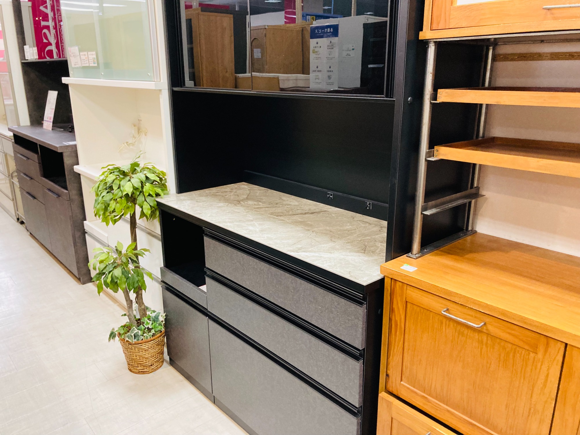 様々な家具取り揃えてます！】ニトリのレンジボードをご紹介いたします