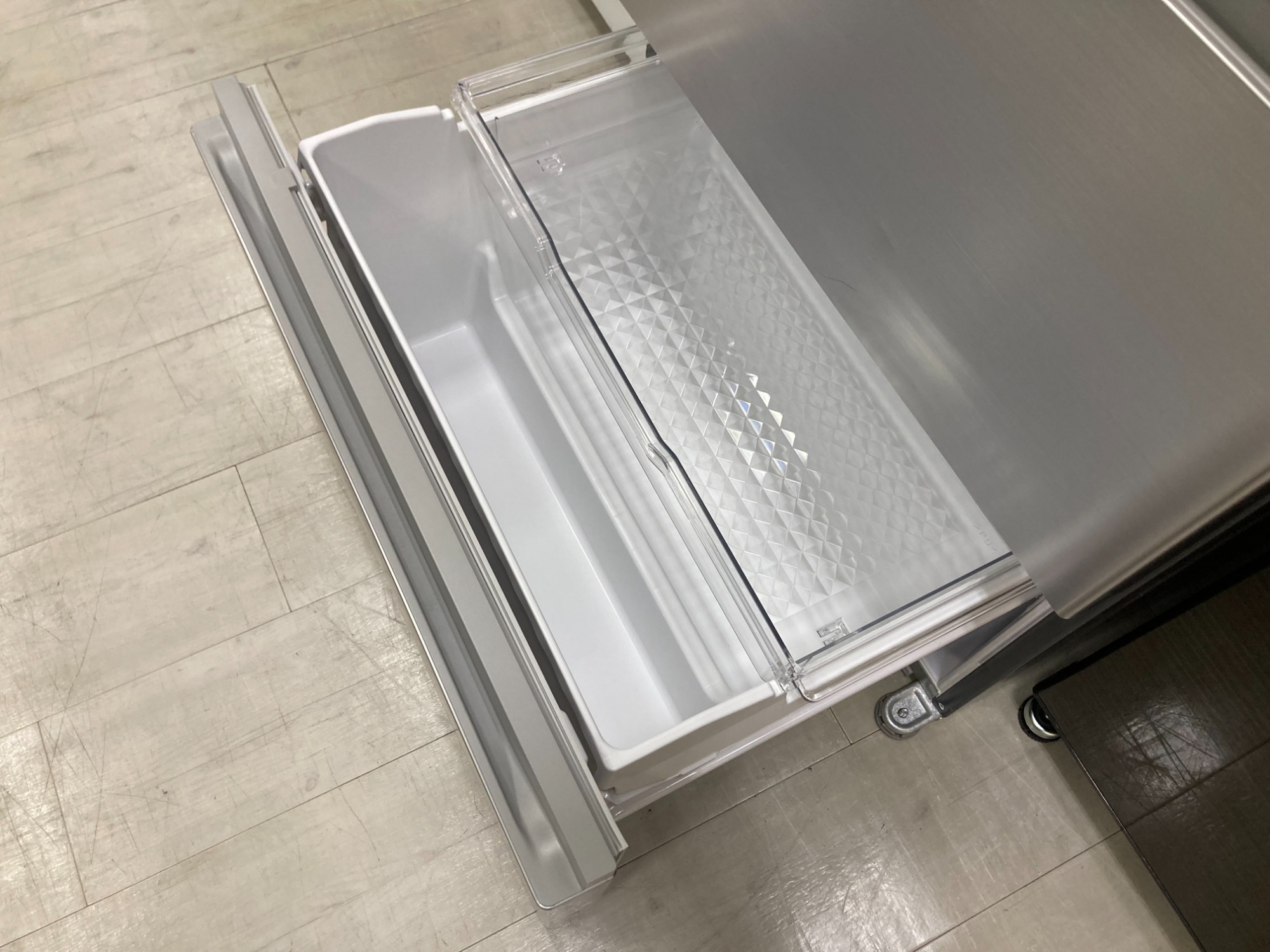 【トレファク摂津店】HITACHI（ヒタチ）6ドア冷蔵庫が入荷致しました！！ HITACHI（ヒタチ）より540Lの6ドア冷蔵庫（R-HW54S）が入荷致しました