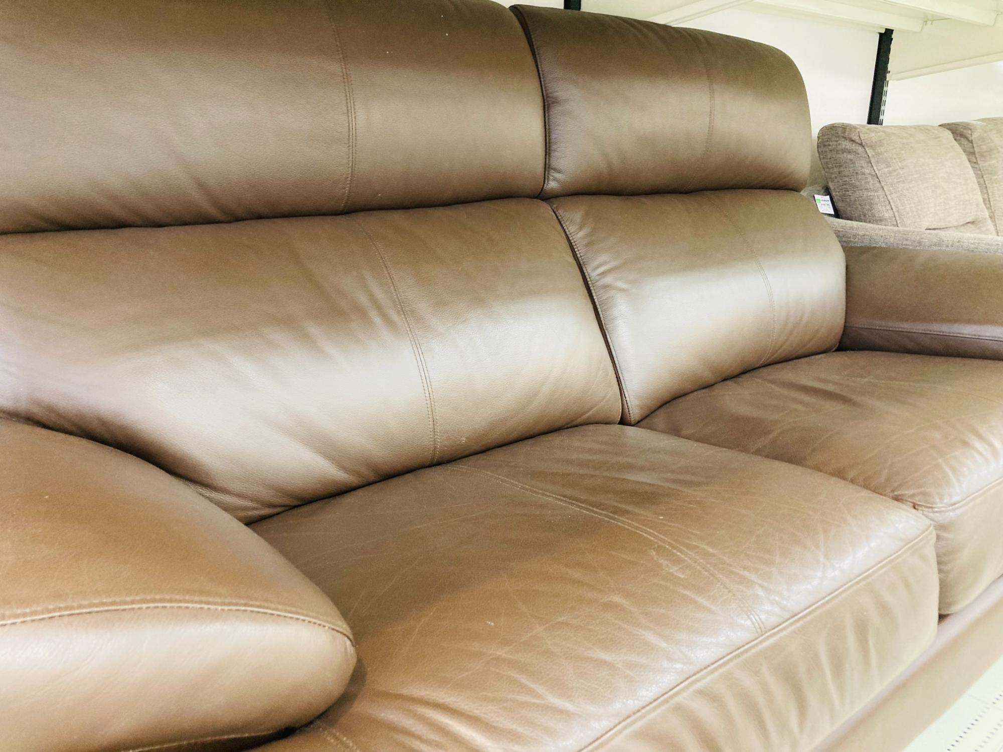 様々な家具取り揃えております！】ニトリの2人掛けソファーのご紹介