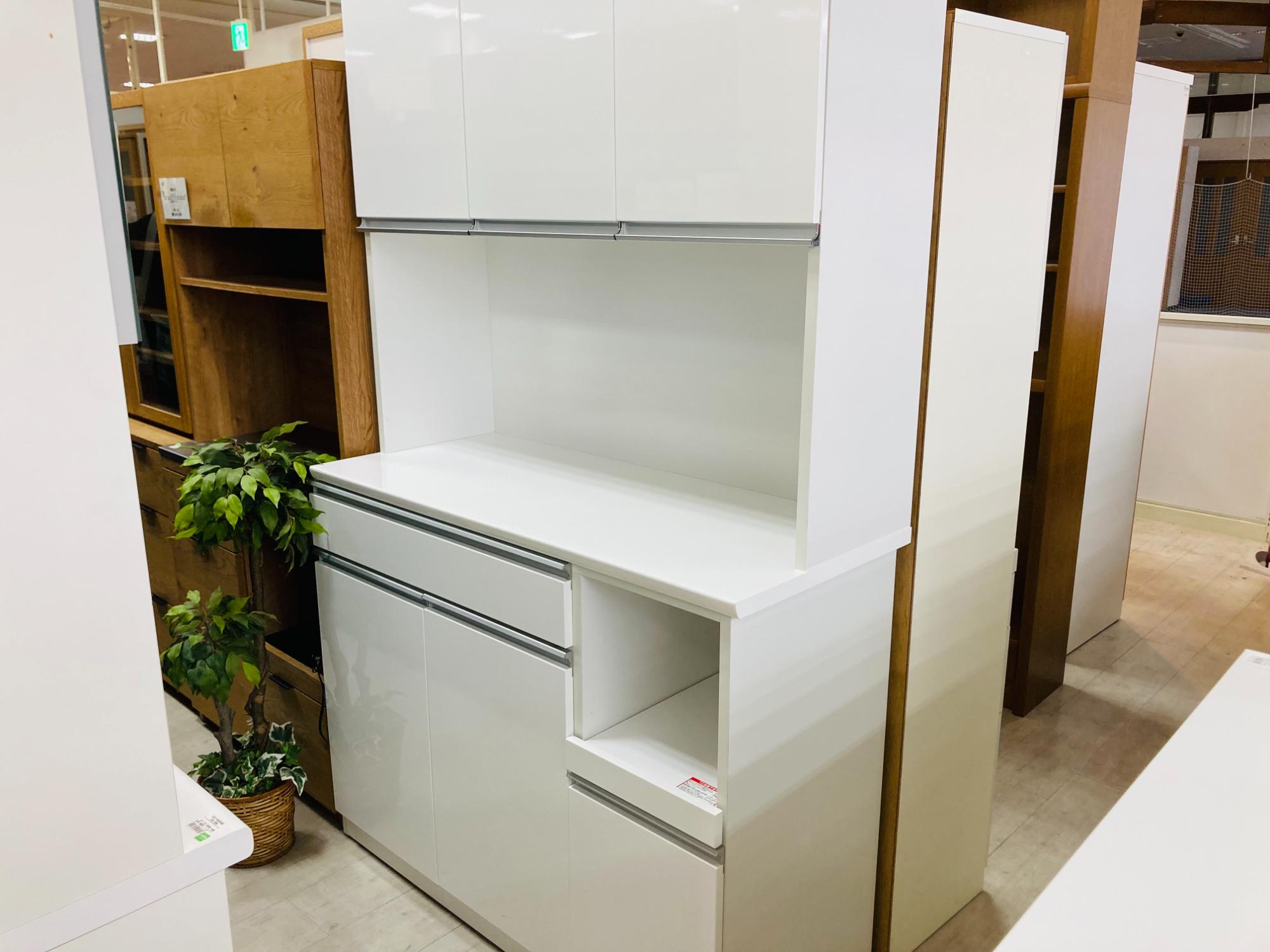 様々な家具取り揃えております！！】ニトリのレンジボードのご紹介です