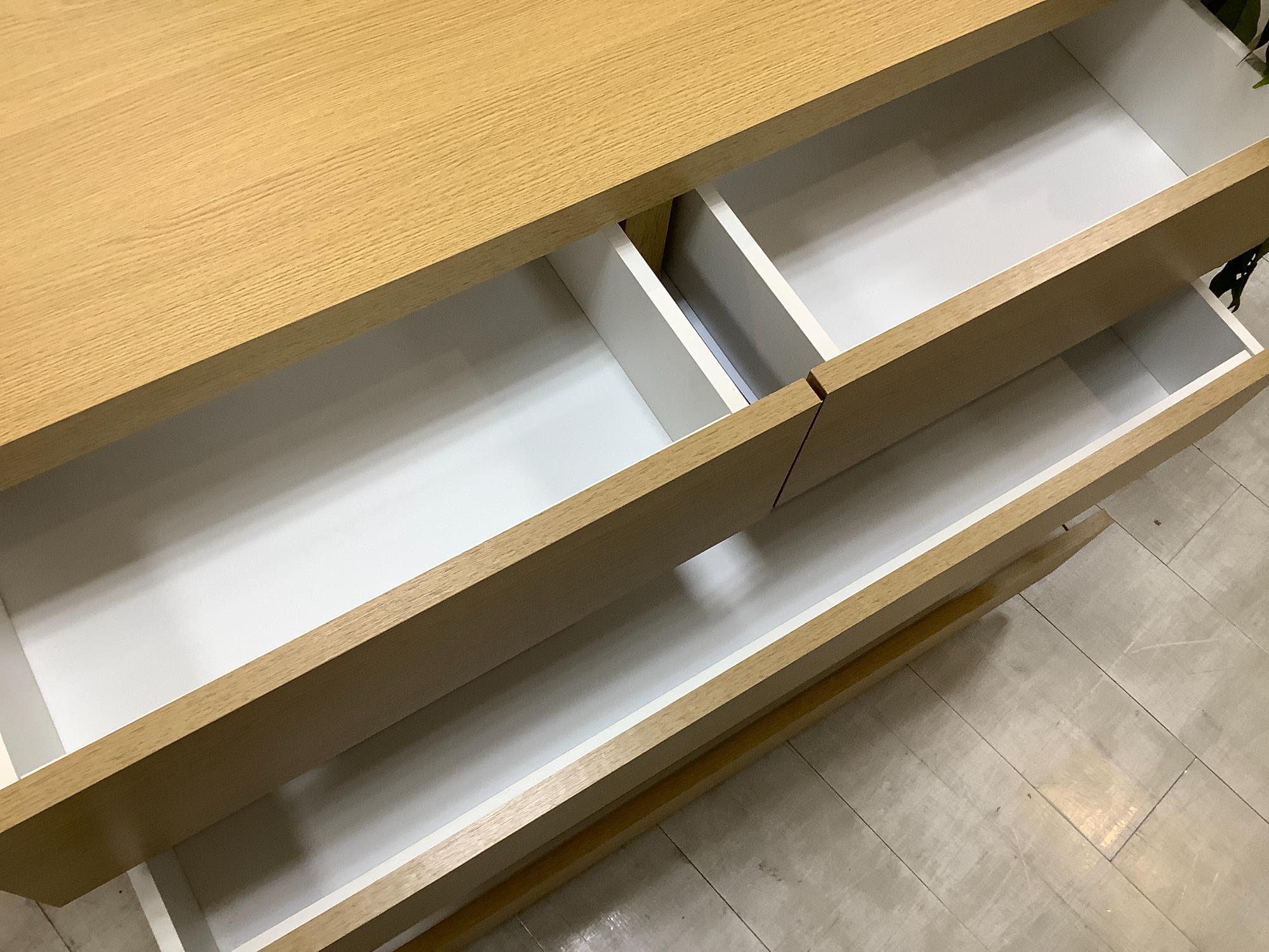 様々な家具取り揃えております】サンコウlの4段チェストのご紹介です