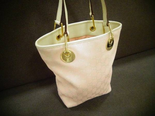 GUCCIのコーチ（COACH）