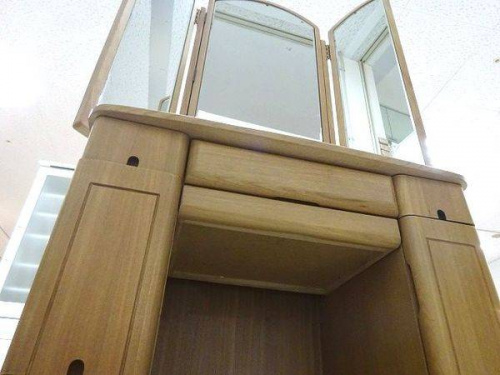家具・インテリアのドレッサー