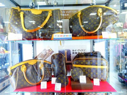 LOUIS VITTONのバッグ