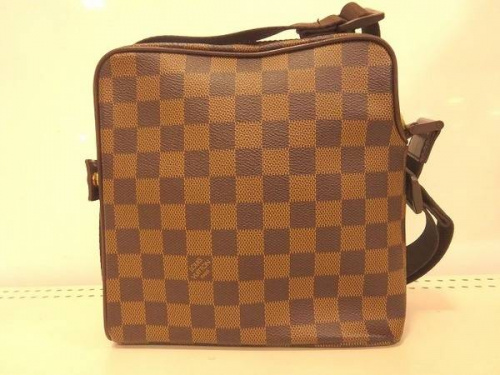 LOUIS VITTONのバッグ