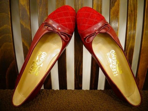 レディースファッションのフェラガモ（Salvatore Ferragamo）