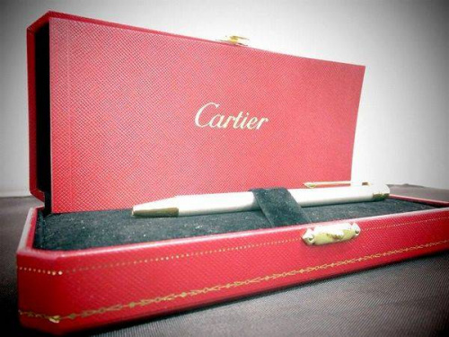ブランド・ラグジュアリーのcartier ボールペン