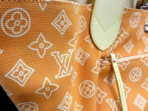 LOUIS VUITTON　ﾊﾞｯｸﾞのﾄｰﾄﾊﾞｯｸﾞ　京都