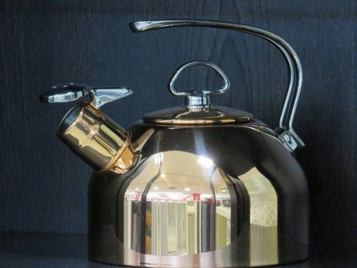 CHANTAL　のコッパーケトル　笛吹き