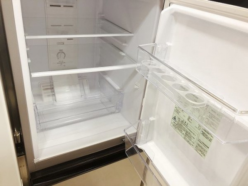 冷蔵庫の4ドア冷蔵庫