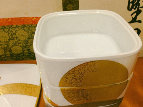 和食器の金閣銀閣