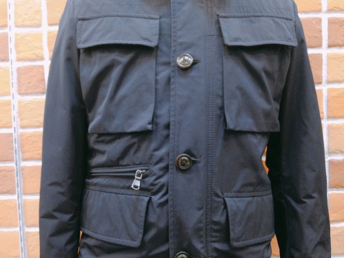 モンクレールのMONCLER
