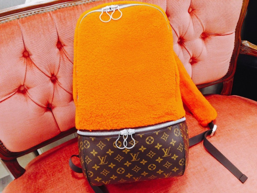 リュックのLOUIS　VUITTON（ルイ・ヴィトン）