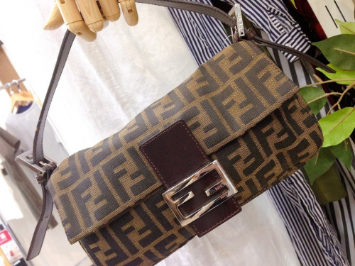 FENDI（フェンディ）のハンドバッグ