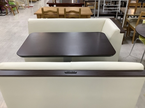 ソファーのソファーダイニング