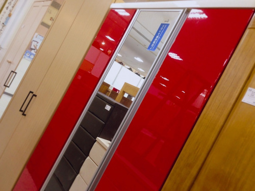 ワードローブのミラー付き