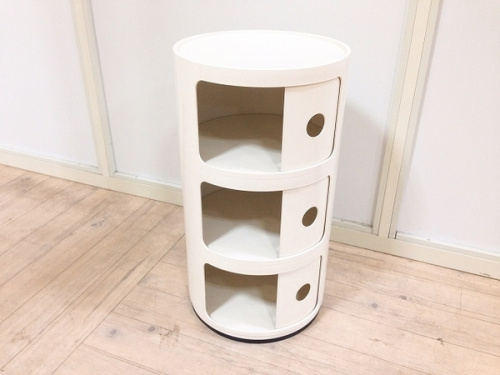 コンポニビリのKartell（カルテル）