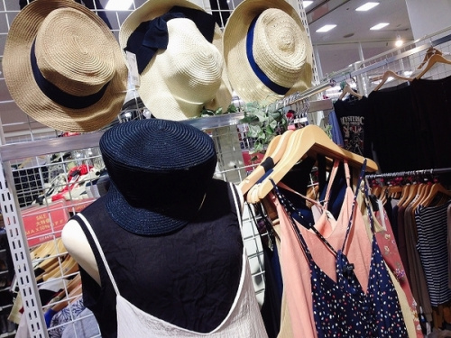 レディースファッションの夏物