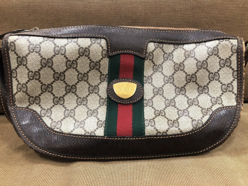 中古ブランドのショルダーバッグ