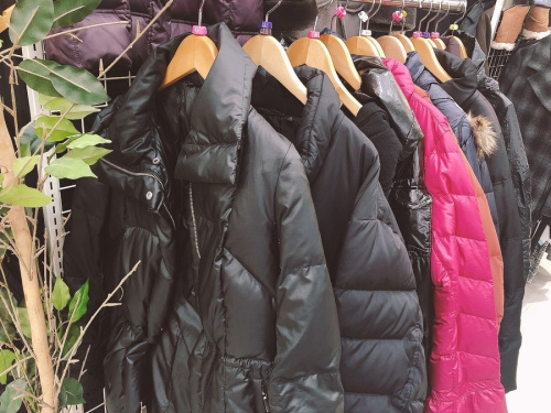 ボアジャケットの冬物衣類　