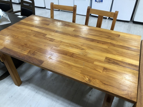 ダイニングセットのUNICO