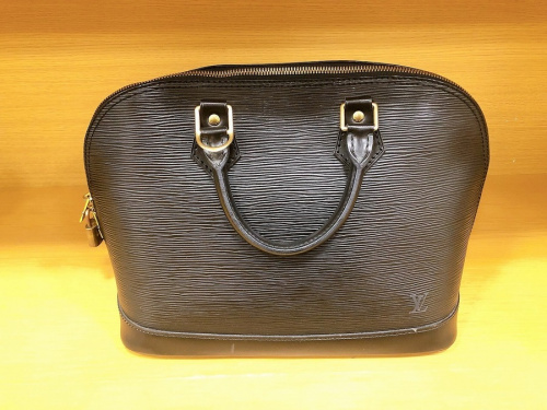 バッグのLOUIS VUITTON