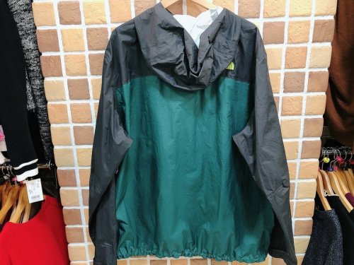 ジャケットのTHE NORTH FACE