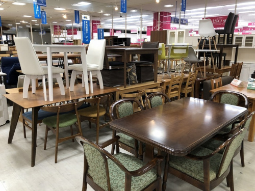 ダイニングテーブル