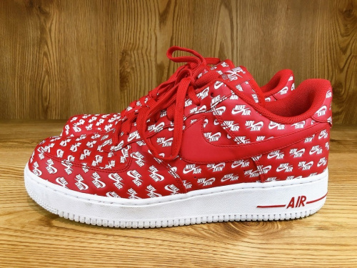 スニーカーのNIKE