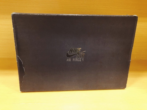 NIKE