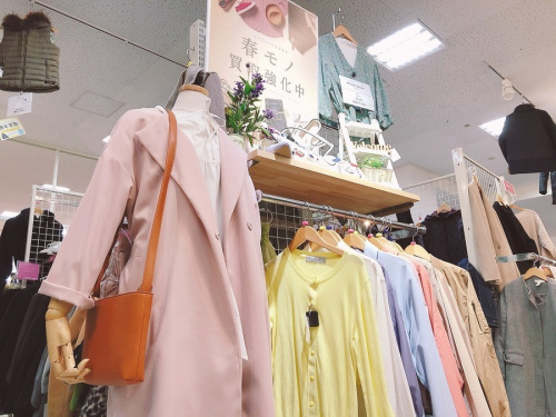 レディースファッションの春服