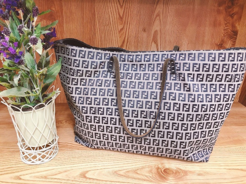 ブランドのバッグ