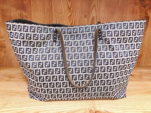バッグのFENDI