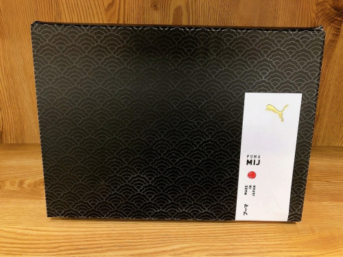スニーカー