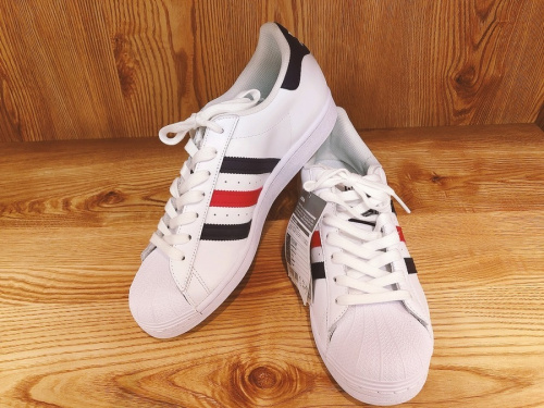 シューズのadidas