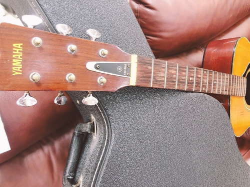 アコースティックギターのギター　