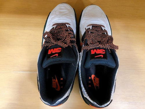 スニーカーのREEBOK