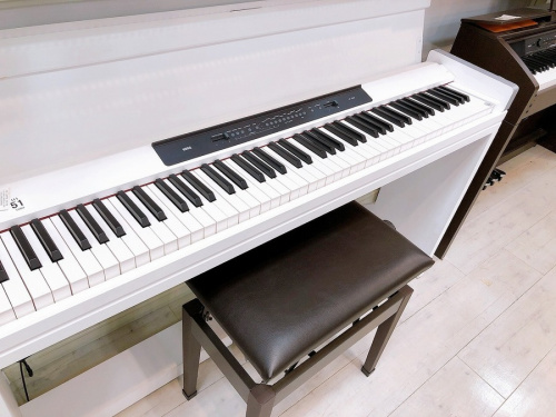 電子ピアノのギター