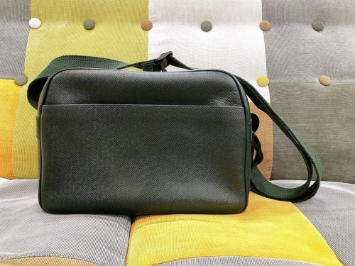 バッグのLOUIS VUITTON