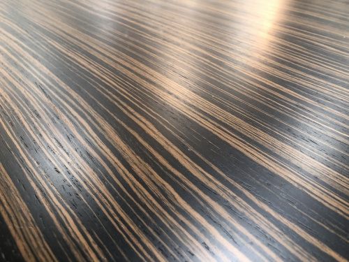 中古家具のダイニングテーブル