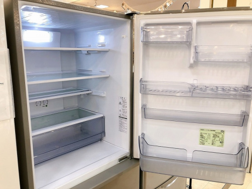 AQUAの大型冷蔵庫