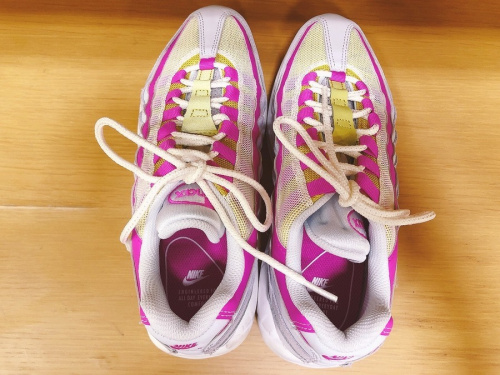 スニーカーのNIKE