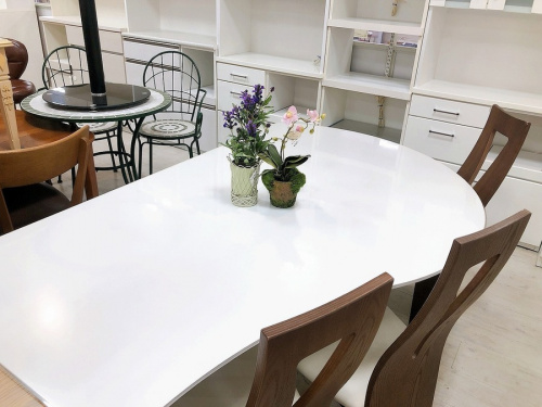 テーブルのダイニングセット