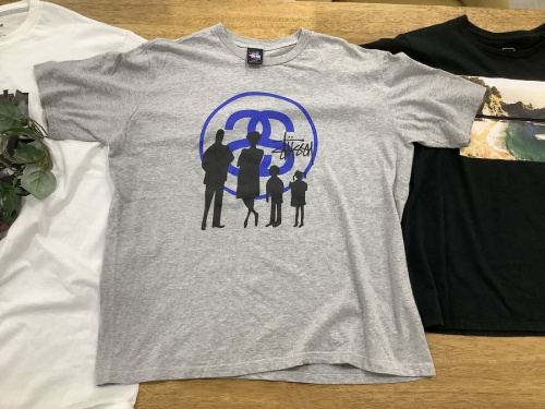 プリントTのTシャツ